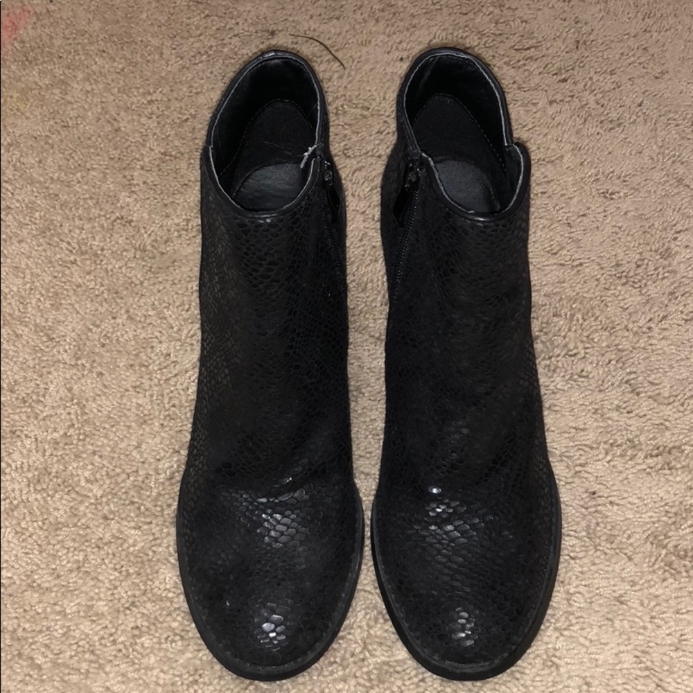 Black bootie